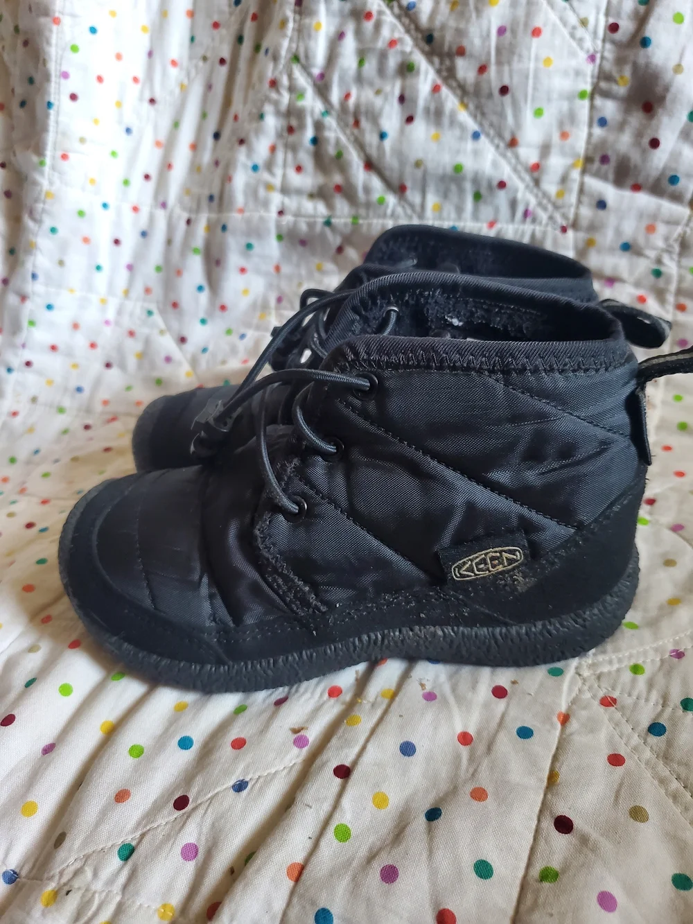 KEEN Kids'  Howser Chukka  Black Winter Ankle Boots Size 11.